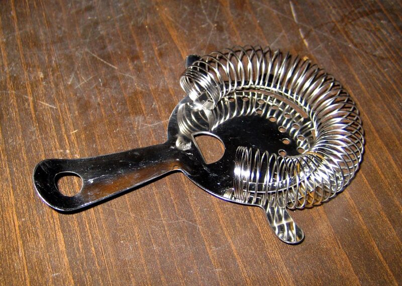 Файл:Cocktail-strainer.jpg