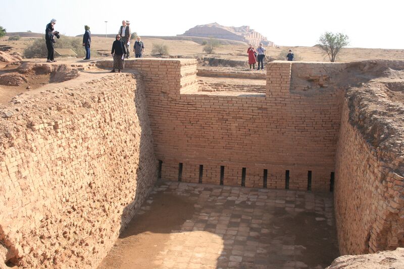 Файл:Wasserversorgung von Choga Zanbil.JPG