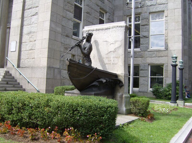 Файл:Whaler statue.JPG