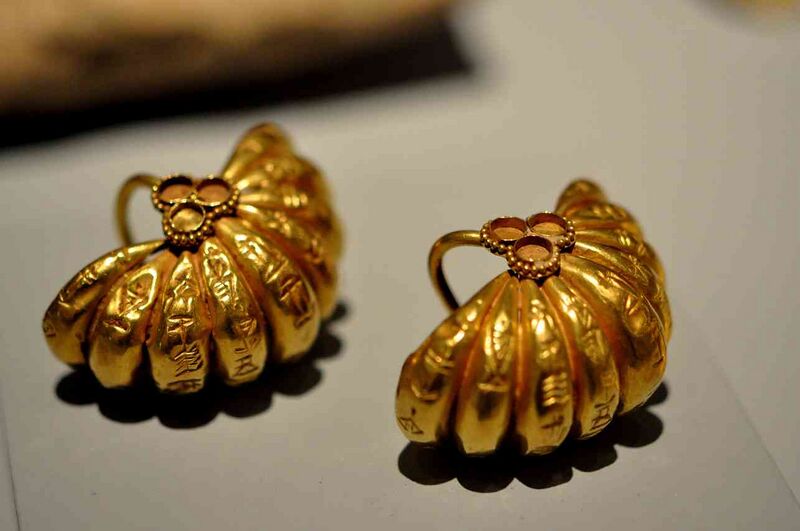 Файл:Earrings from Shulgi.JPG