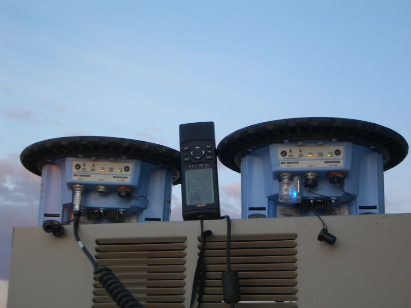 Файл:Navcom GPS Receivers.jpg