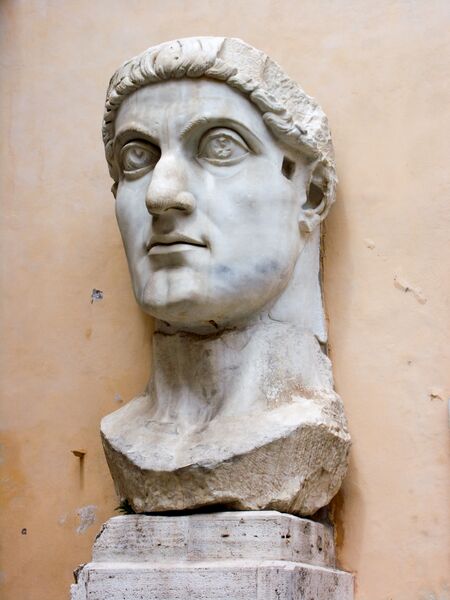 Файл:Rome-Capitole-StatueConstantin.jpg