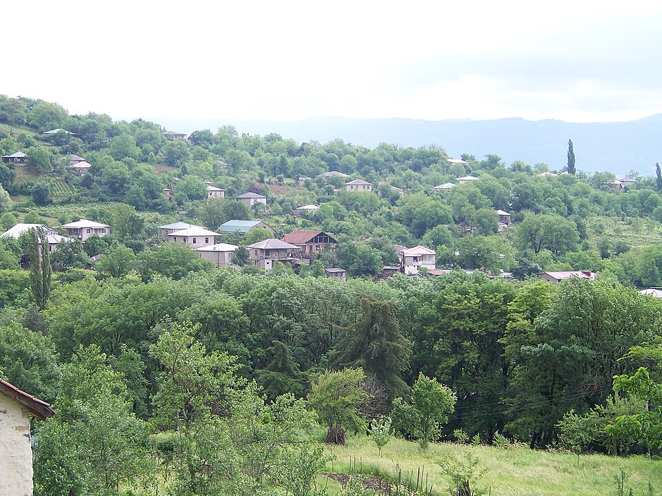 Файл:Village Skvitori.jpg