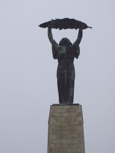 Файл:Freedom monument Budapest.JPG