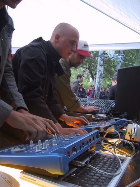 Файл:Modeselektor1.jpg