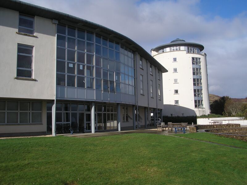 Файл:Sabhal Mor new campus.JPG