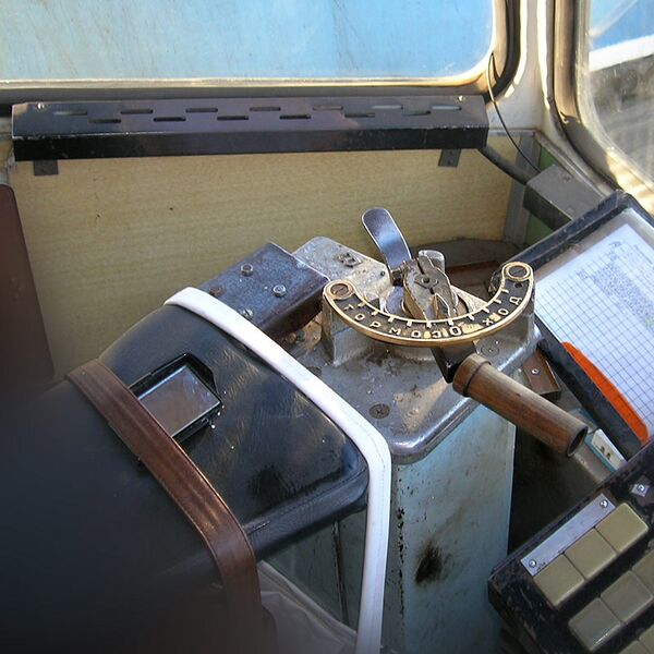 Файл:Tramwayz-71-608m-controller.jpg
