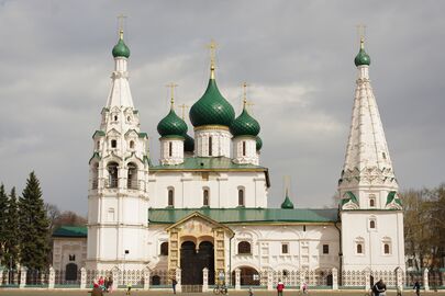 Церковь Илии Пророка с шатровым башенным приделом