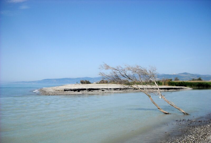 Файл:File-La foce del Fiume Sinni.jpg