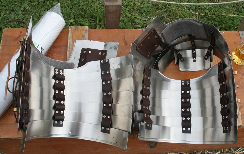 Файл:Lorica segmentata from inside.jpg