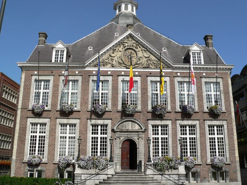 Файл:Hasselt-Rathaus-20060906.jpg