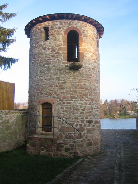 Файл:Niedernberg Turm am Main 2006.JPG