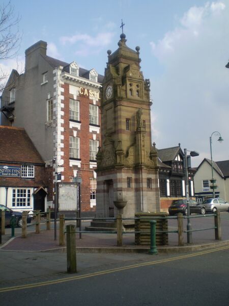Файл:Ruthin town clock.jpg