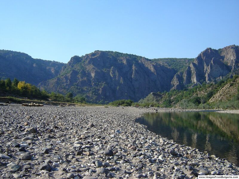 Файл:Arda river.JPG