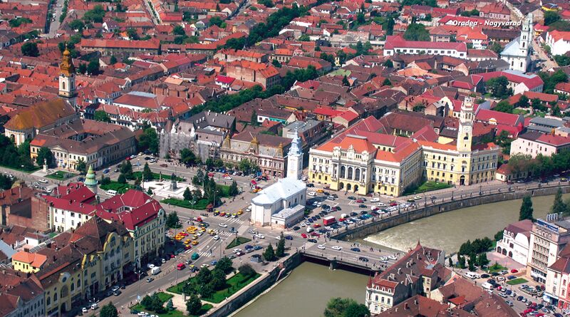Файл:Piata Unirii Oradea.jpg