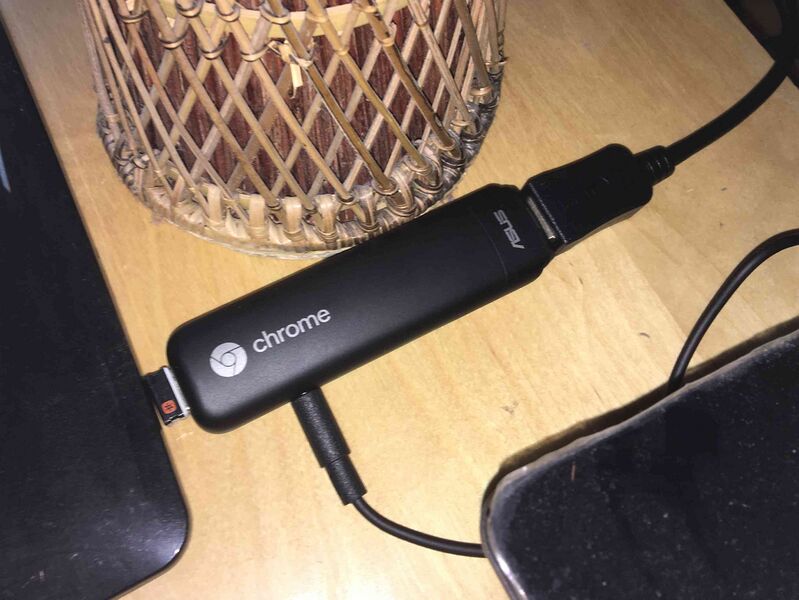 Файл:Asus Chromebit.jpg