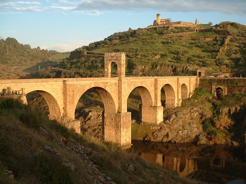 Файл:Bridge Alcantara.JPG