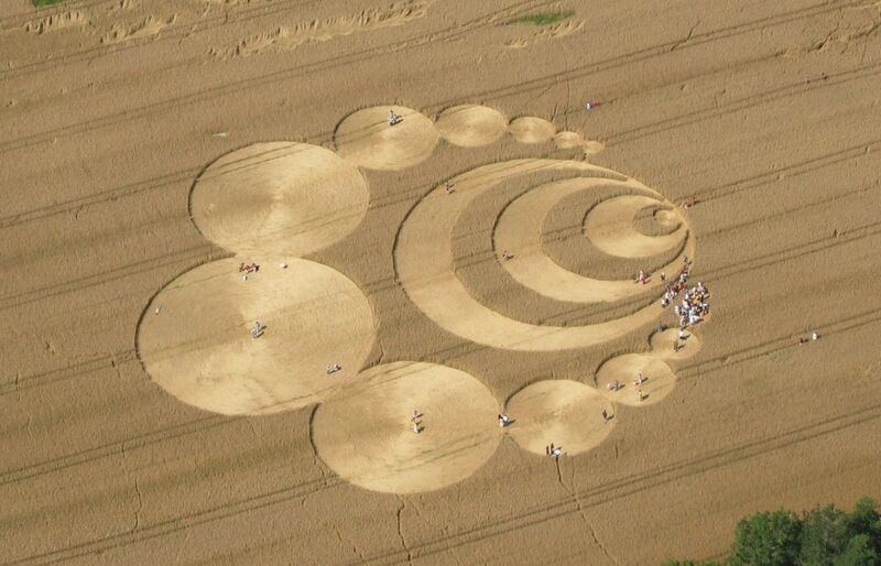 Файл:CropCircleW.jpg