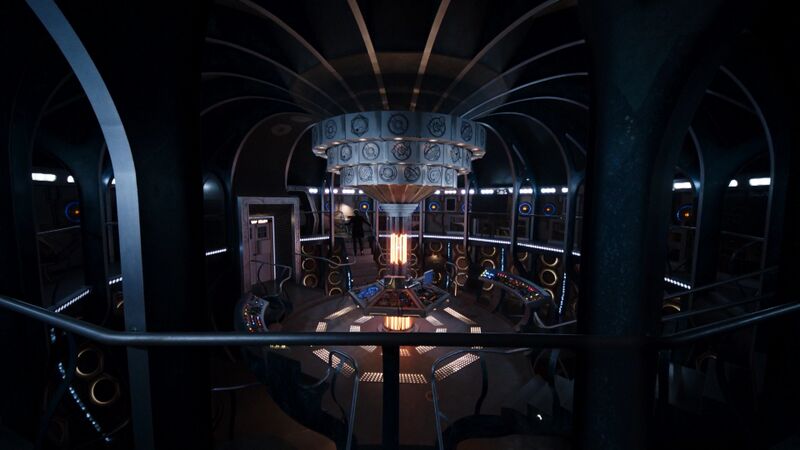 Файл:TARDIS console 2015.jpg