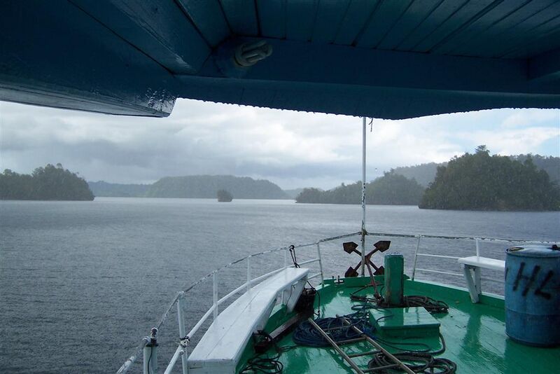 Файл:Togian ferry1.JPG