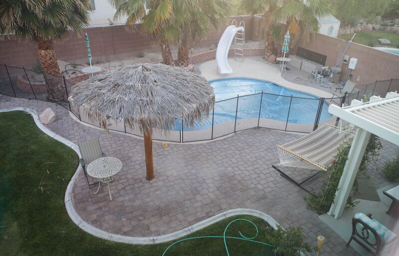 Файл:Backyard Las Vegas Pool.jpg