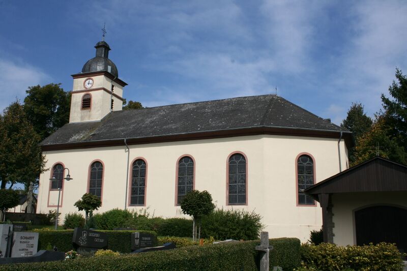 Файл:Pfarrkirche Sülm - SüdSeite.JPG