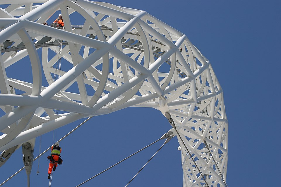 Файл:Wembley Arch CloseUp.jpg