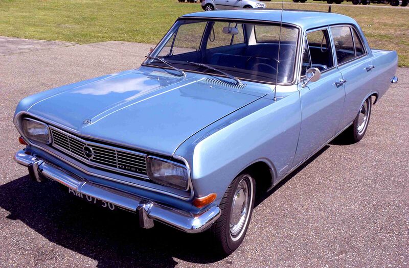 Файл:Opel-Rekord-B-1900.jpg