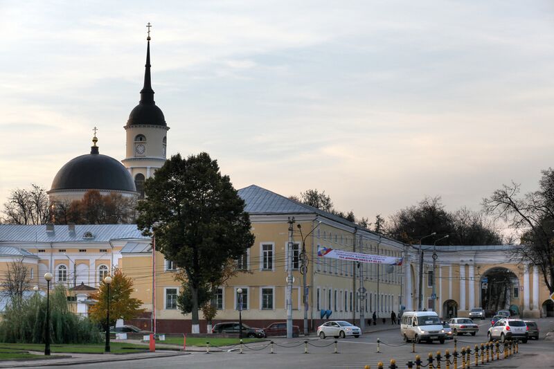 Файл:Kaluga 2012 MainSquare 03 1TM.jpg