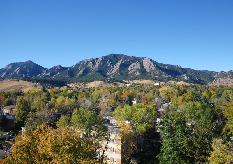 Файл:The Flatirons in autumn..JPG