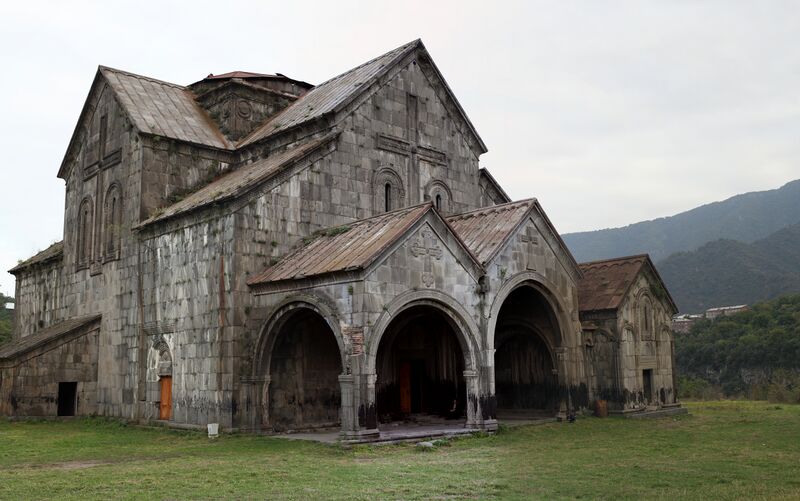 Файл:Akhtala monastery wiki 01.jpg
