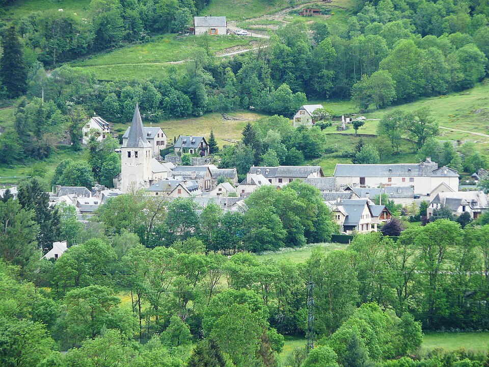 Файл:Bourisp village.JPG
