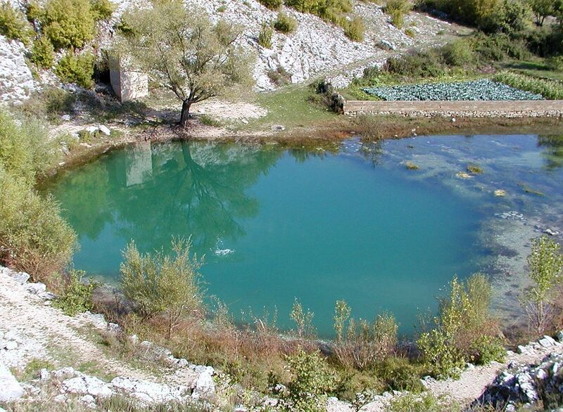 Файл:Cetina source.JPG