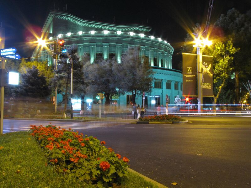 Файл:Opera house Long time exposition.jpg