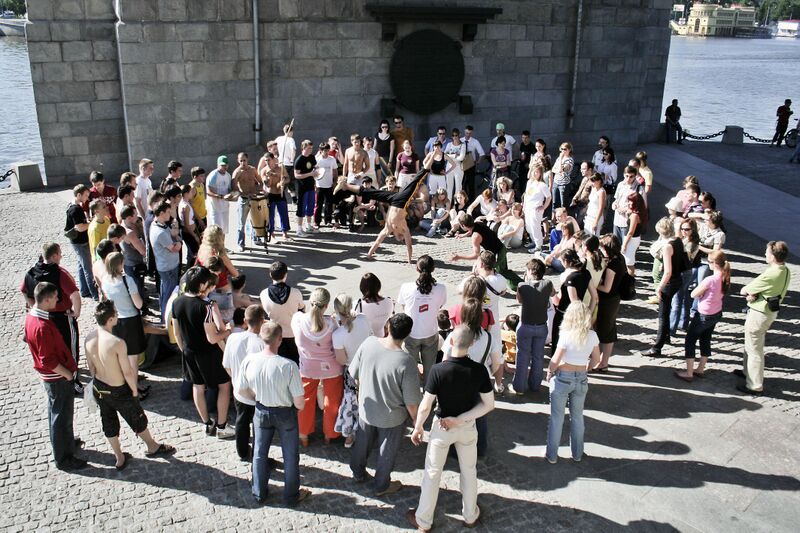 Файл:Roda da ponte 20.05.2007 Moscou.jpg