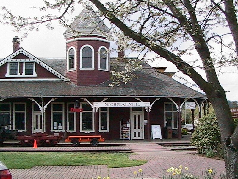 Файл:Snoqualmie Depot April 05.JPG