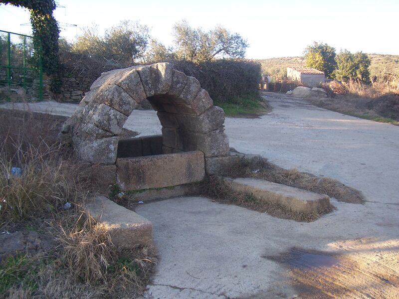 Файл:Fuente Ronco Montehermoso.JPG