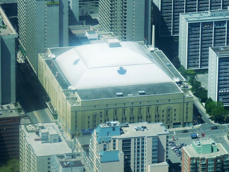 Файл:Maple Leaf Gardens, east side.JPG