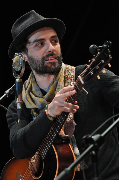 Файл:Oscar Isaac.JPG