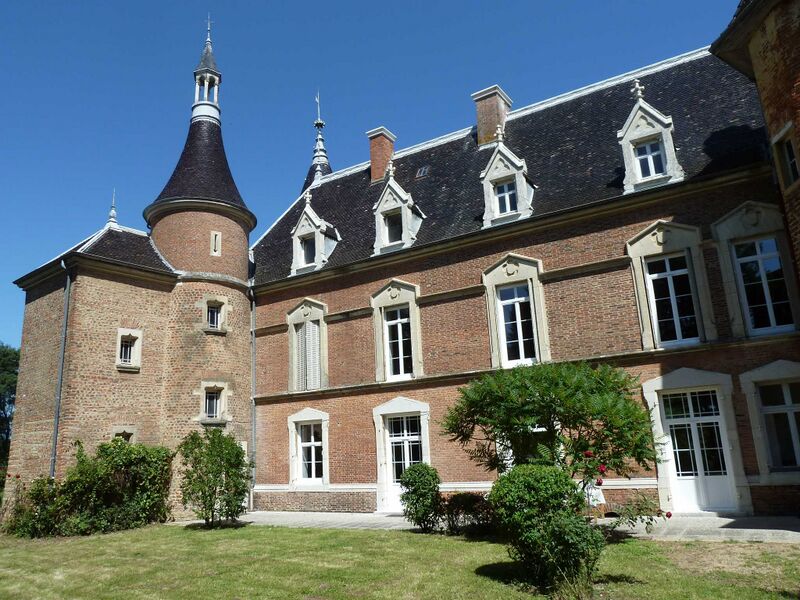 Файл:Romans (Ain) Chateau.JPG