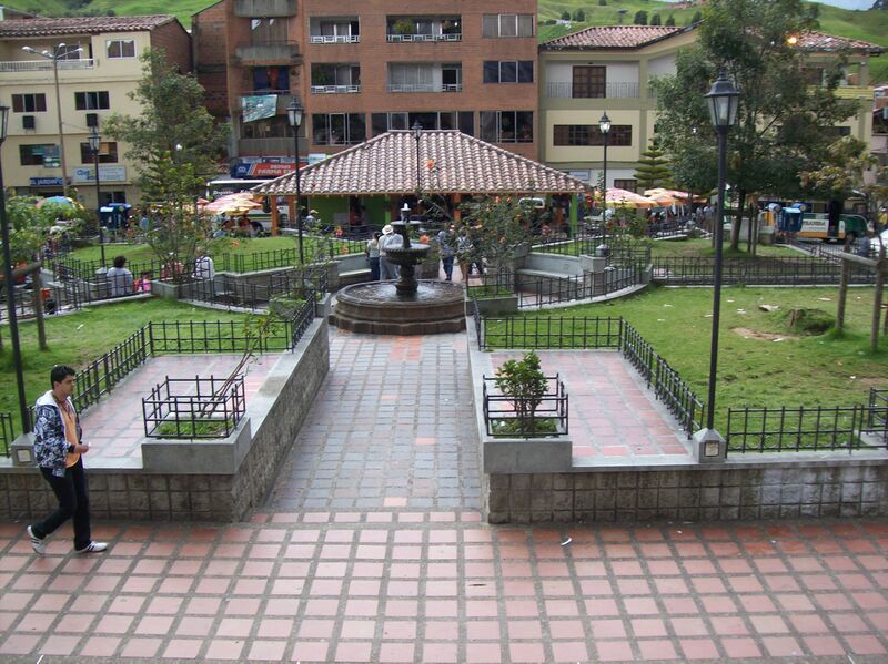 Файл:Parque de Donmatías.jpg