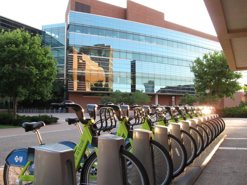 Файл:Wilson Library Nice Ride Station.jpg