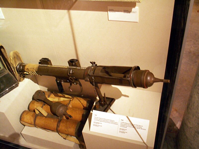 Файл:PIAT AT-SPG CDN WWII.jpg