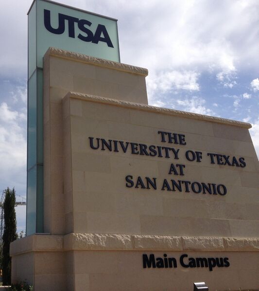 Файл:UTSA Entrance Sign.JPG