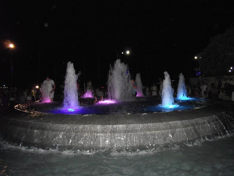 Файл:Yalta fountain.JPG