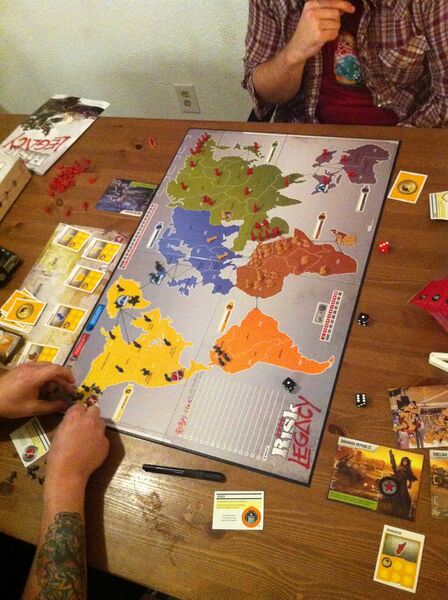 Файл:Risk Legacy.jpg