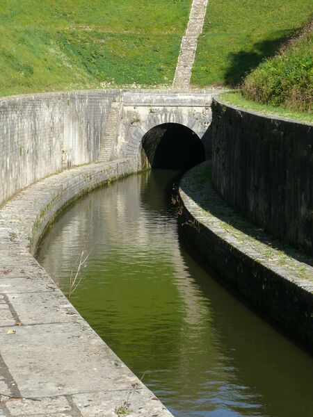 Файл:Canal souterrain de Saint-Albin 4.JPG