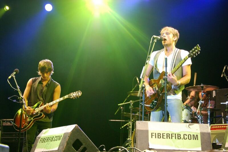 Файл:Kings of leon.JPG
