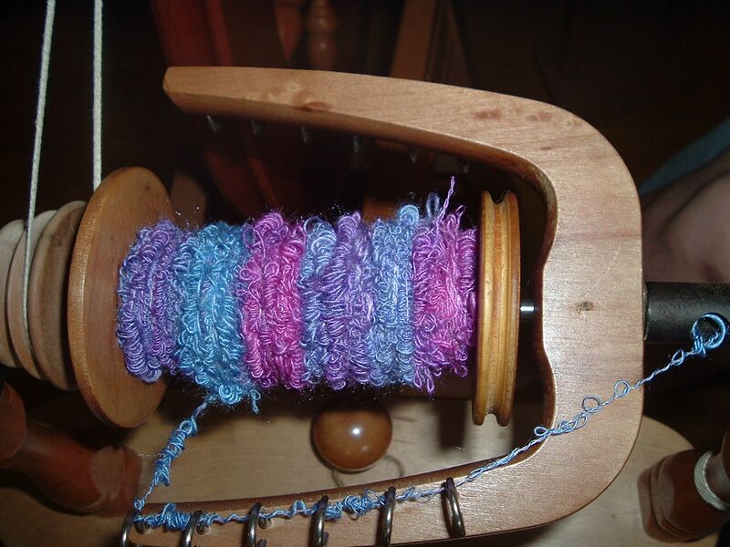 Файл:MakingBoucleYarn.JPG