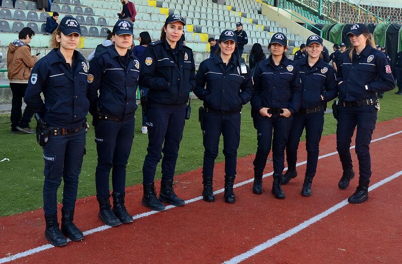 Файл:FemaleRiotPoliceSquadTurkey.JPG